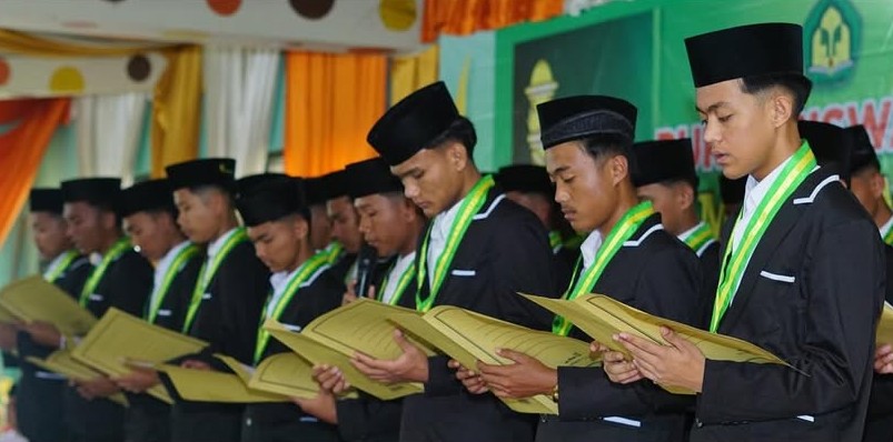 AL-MUJTAMA'